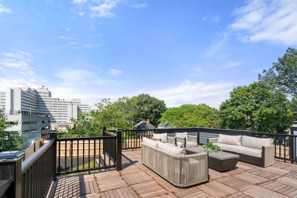 33 Evergreen St # 1