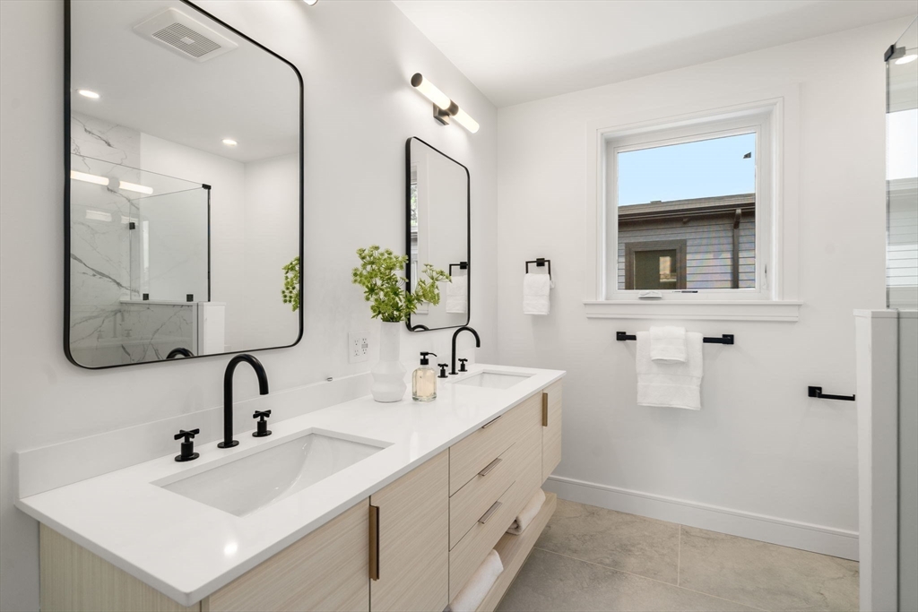 33 Evergreen St # 1