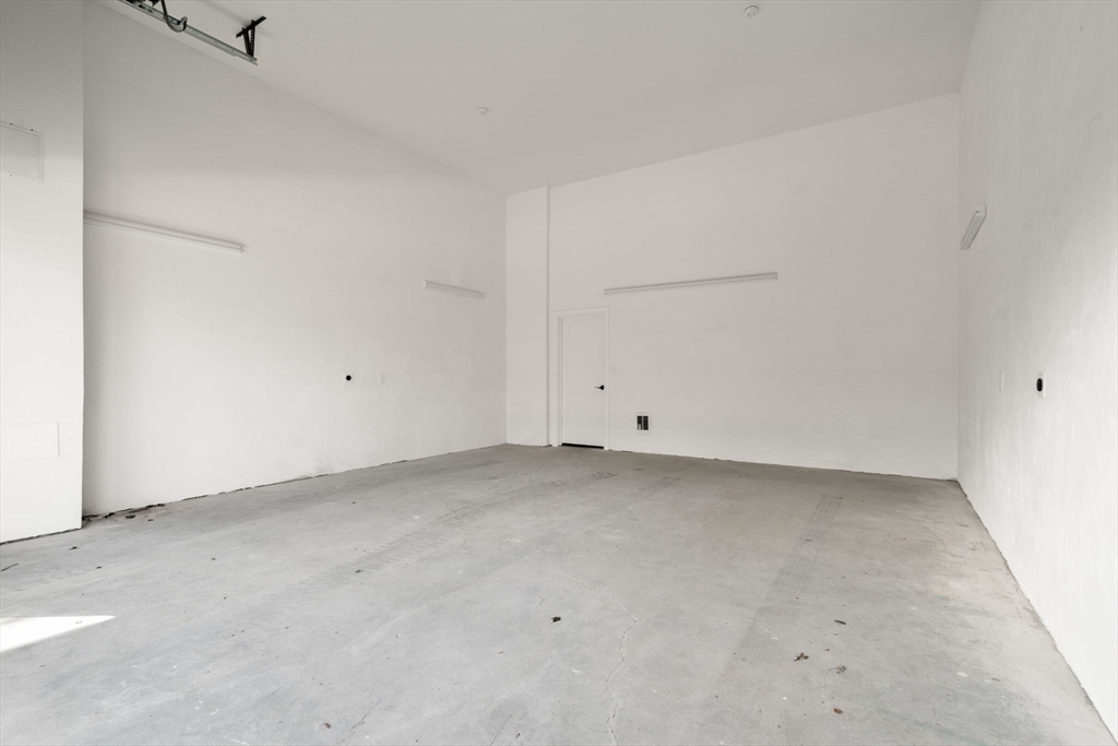 33 Evergreen St # 1