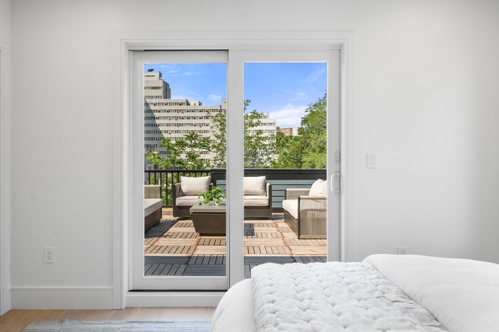 33 Evergreen St # 1