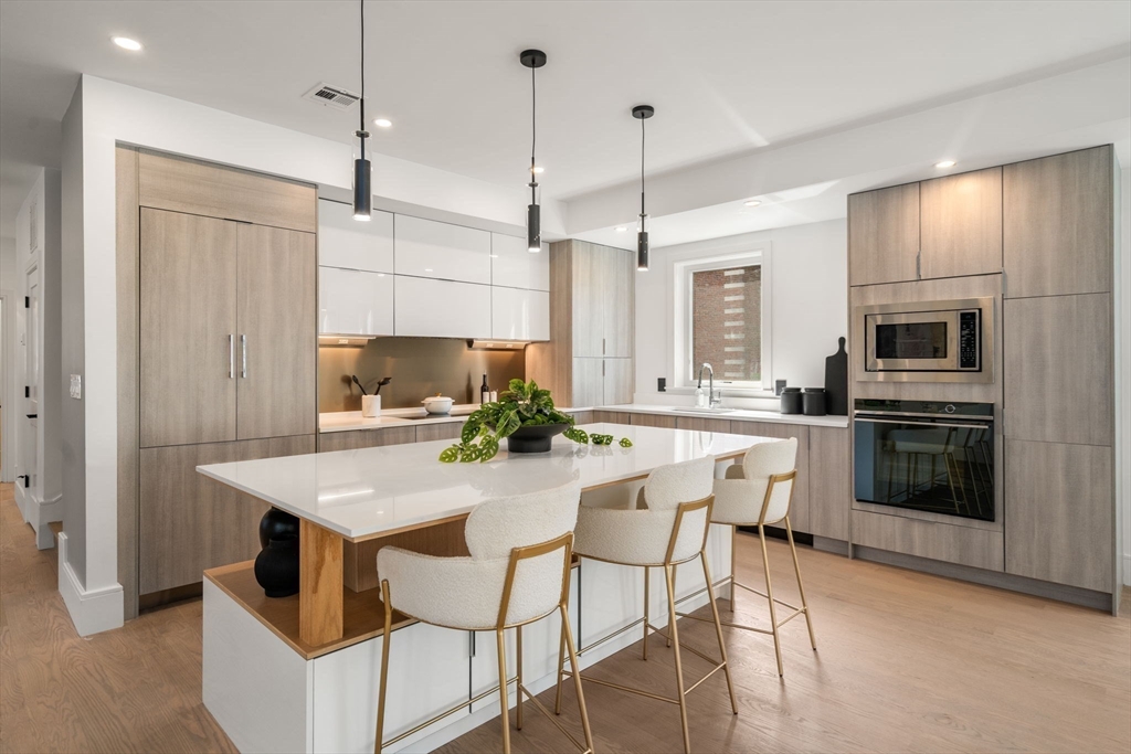 33 Evergreen St # 1