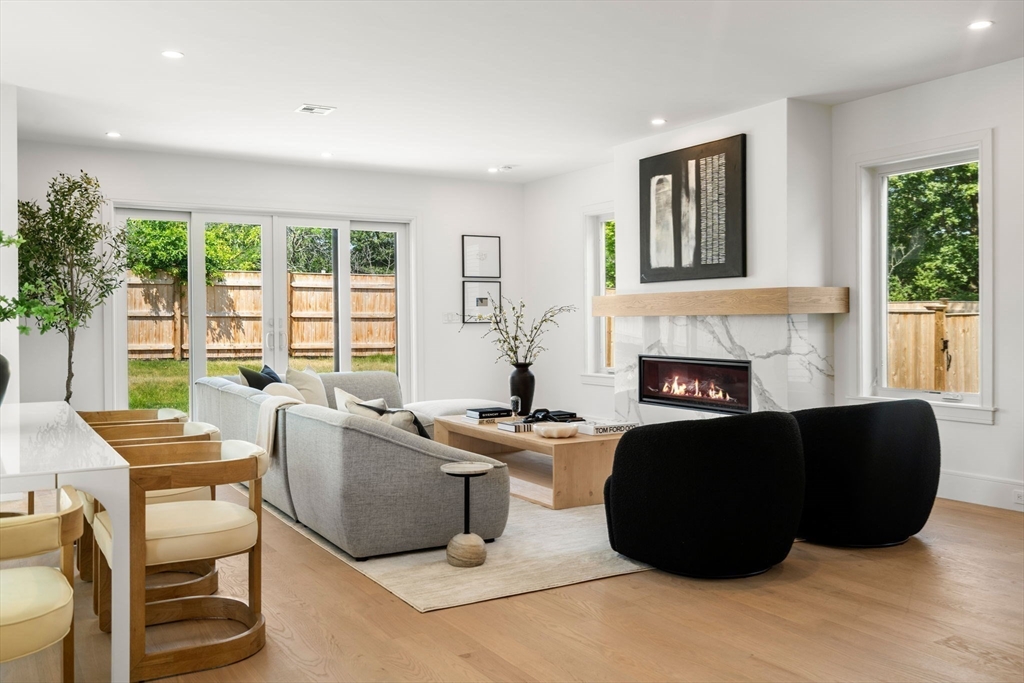 33 Evergreen St # 1