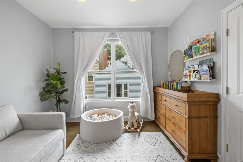 260 Gold Street # 201