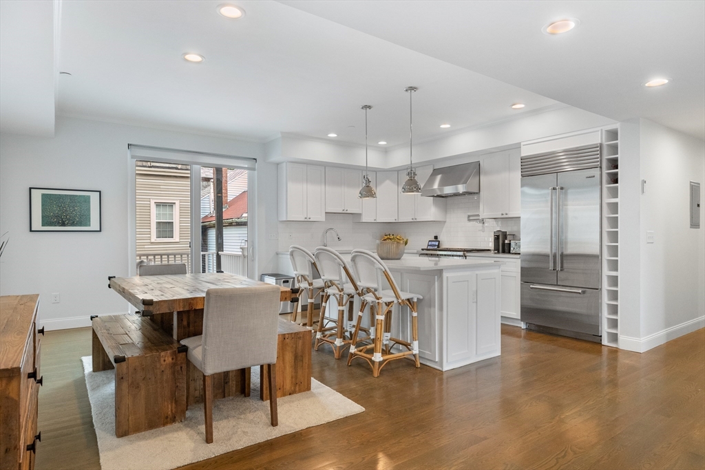 260 Gold Street # 201