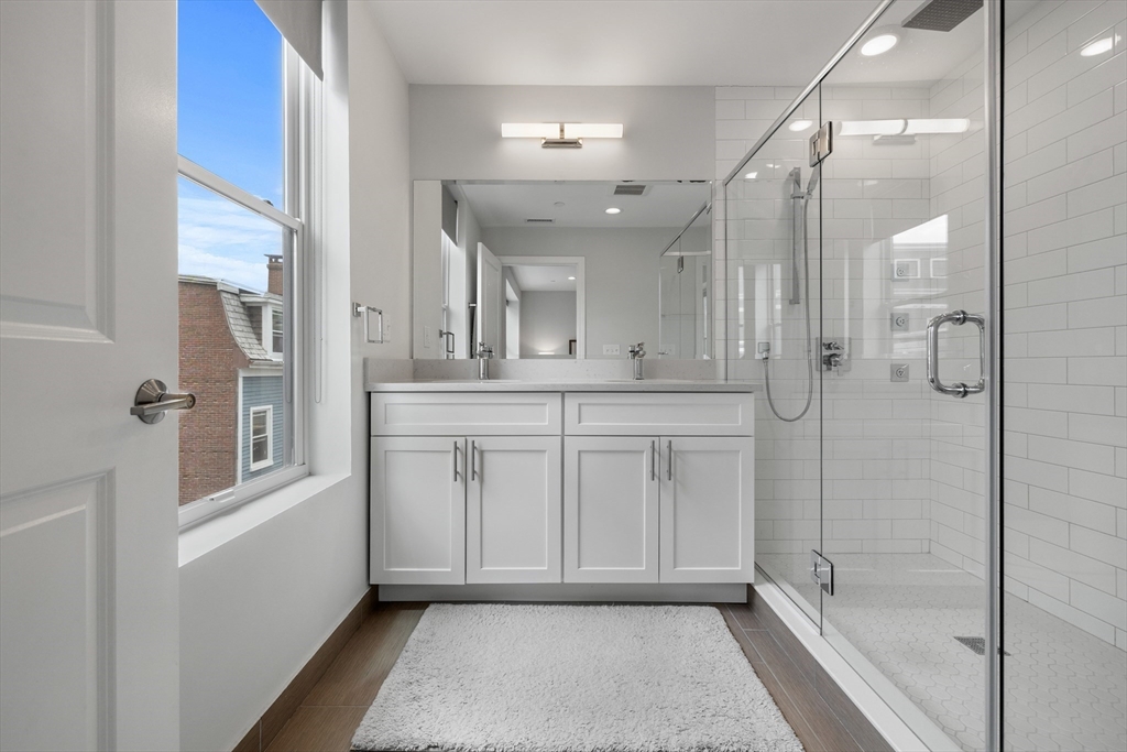 260 Gold Street # 201
