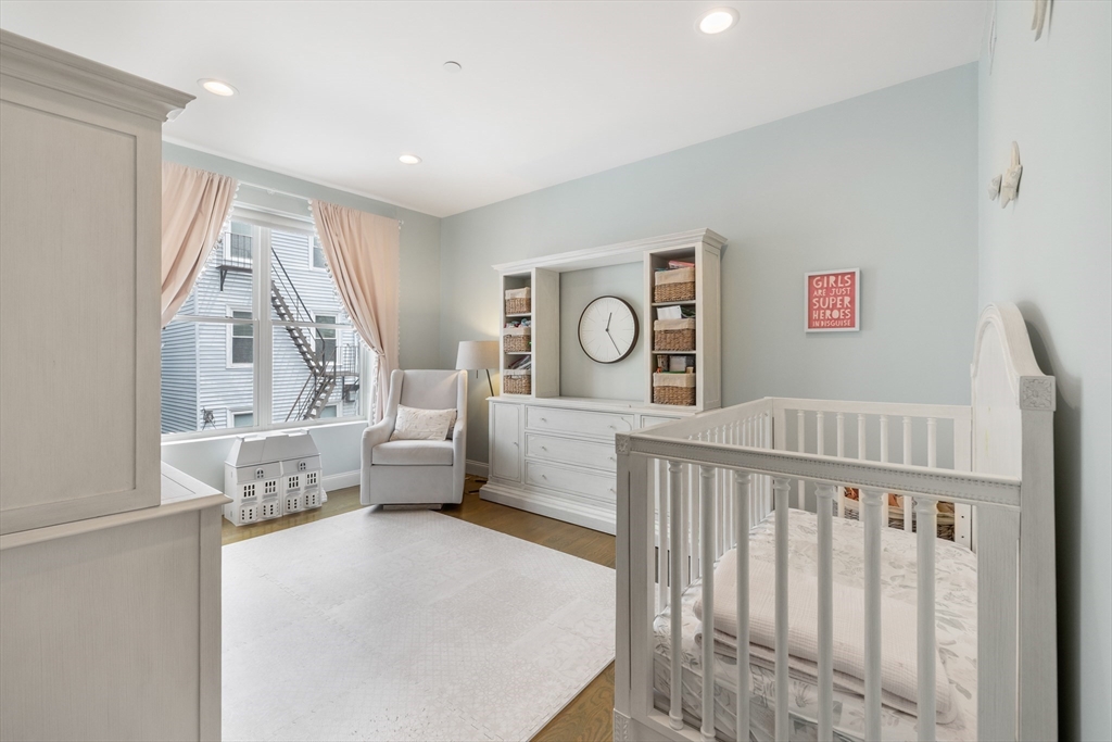 260 Gold Street # 201