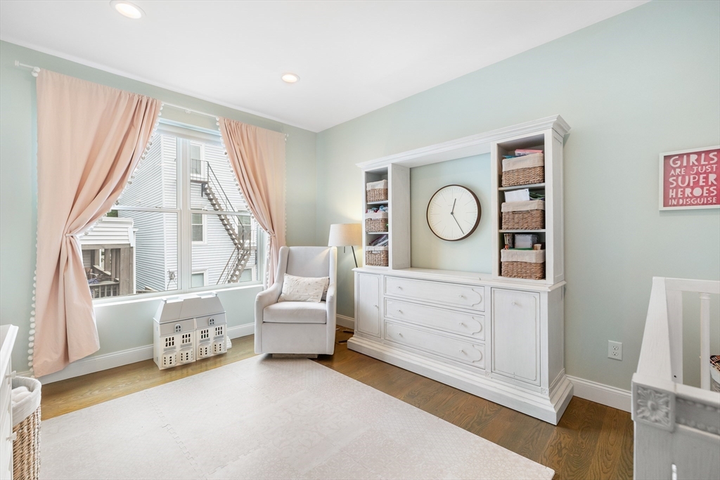 260 Gold Street # 201