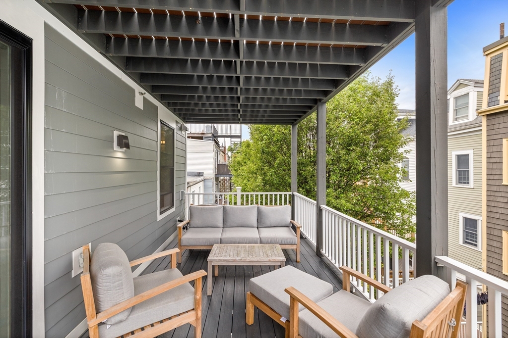 260 Gold Street # 201