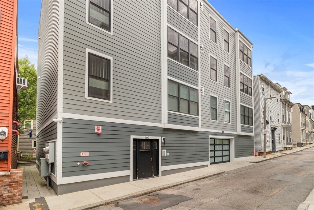 260 Gold Street # 201