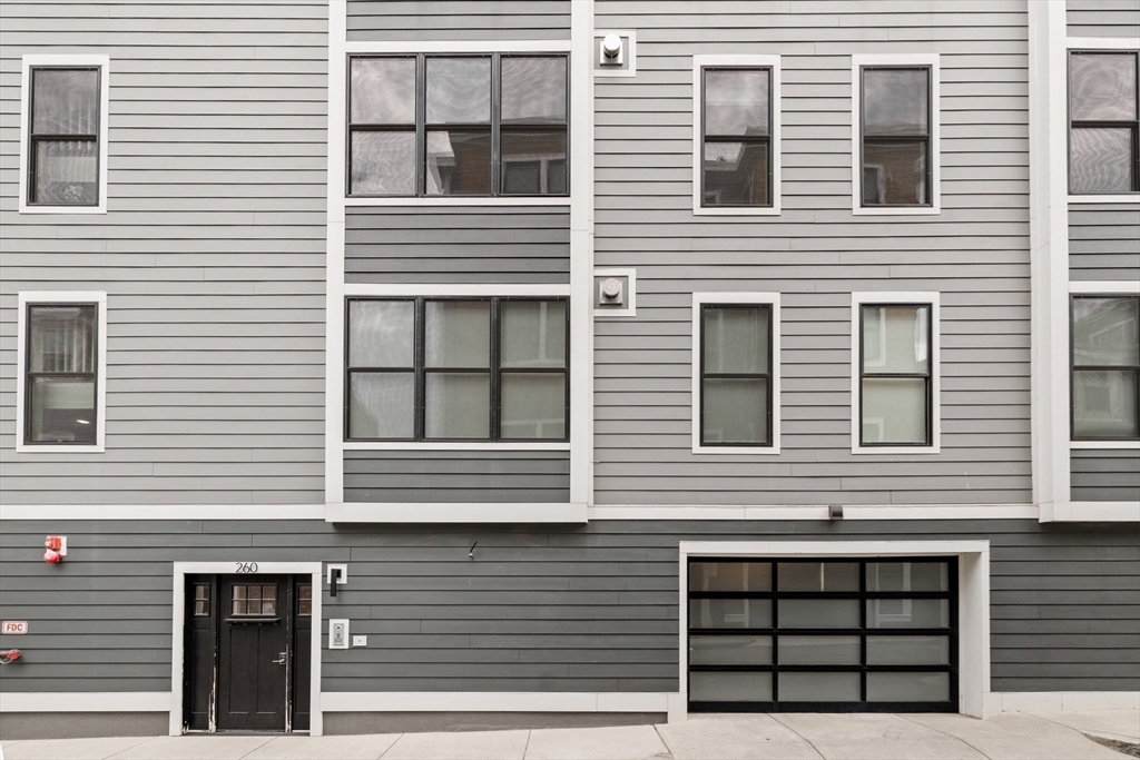 260 Gold Street # 201