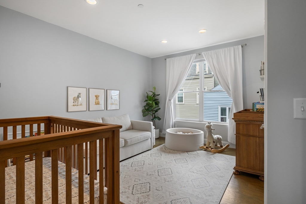 260 Gold Street # 201