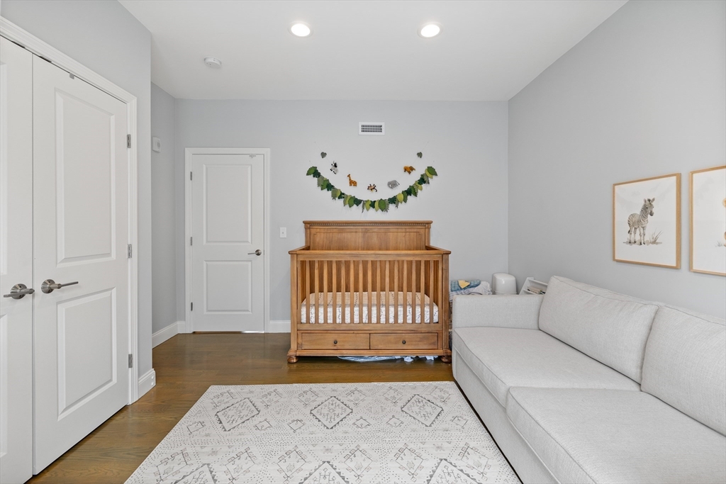 260 Gold Street # 201