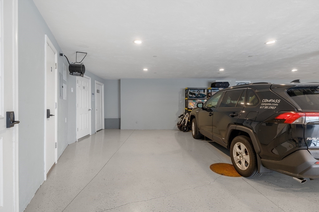 260 Gold Street # 201