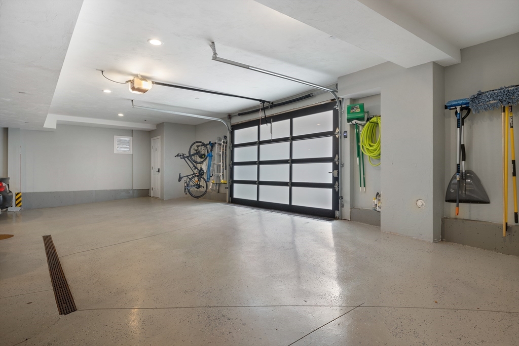 260 Gold Street # 201
