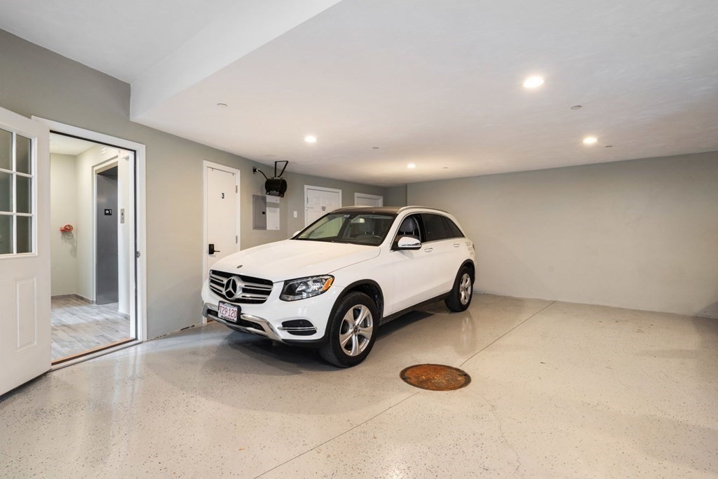 260 Gold Street # 201