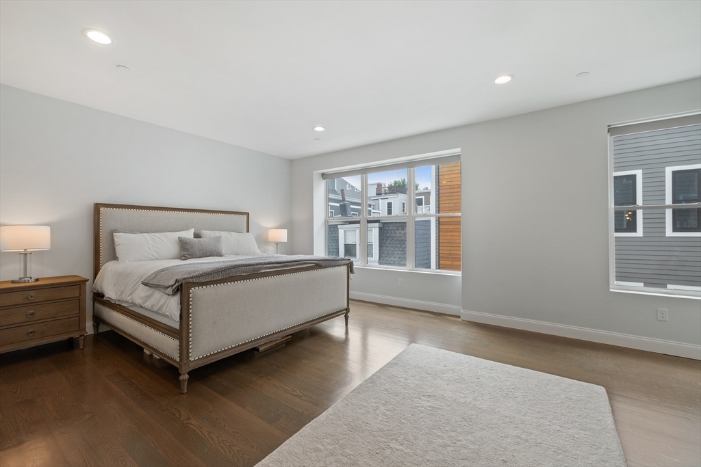 260 Gold Street # 201