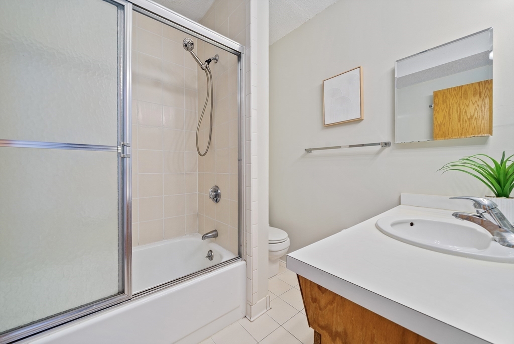 1850 Beacon St # 204