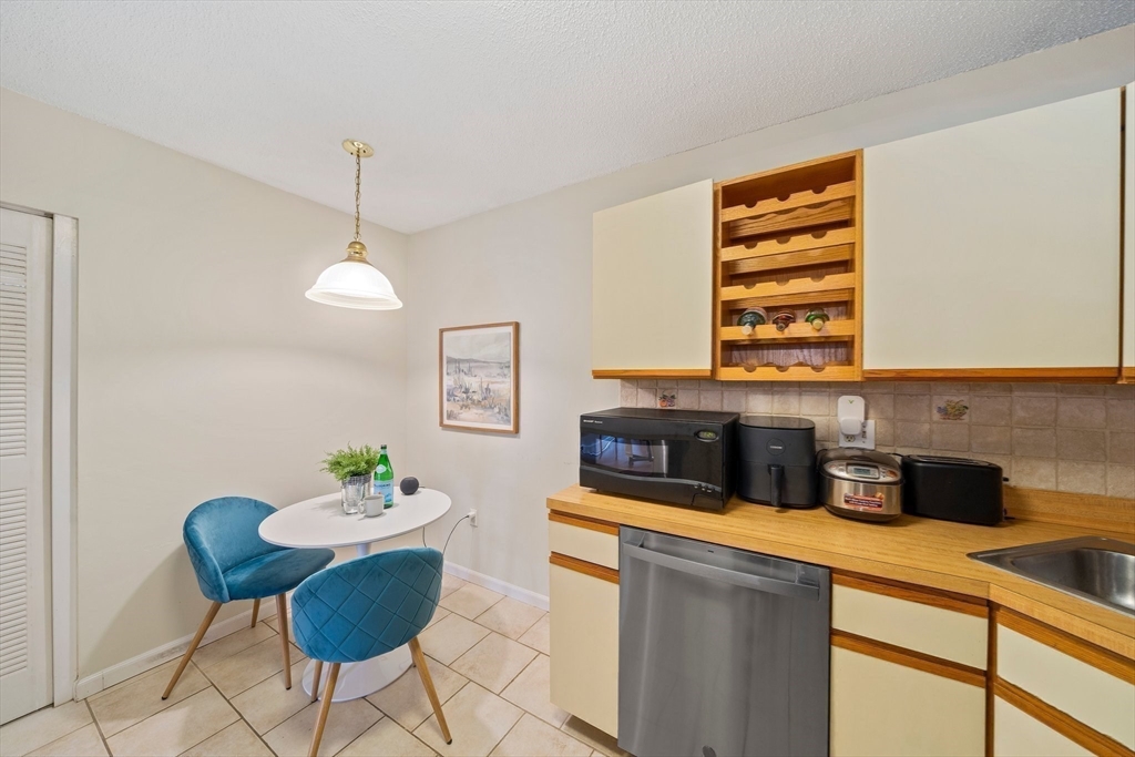 1850 Beacon St # 204