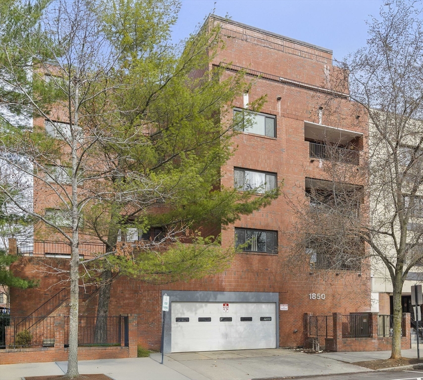 1850 Beacon St # 204