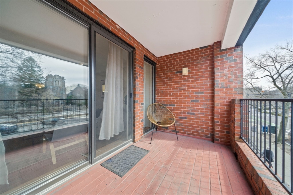1850 Beacon St # 204