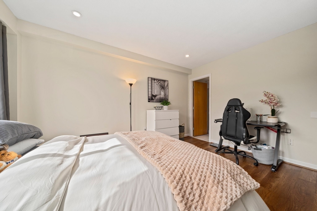 1850 Beacon St # 204