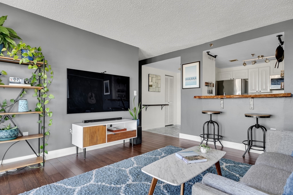 15 N Beacon St # 714