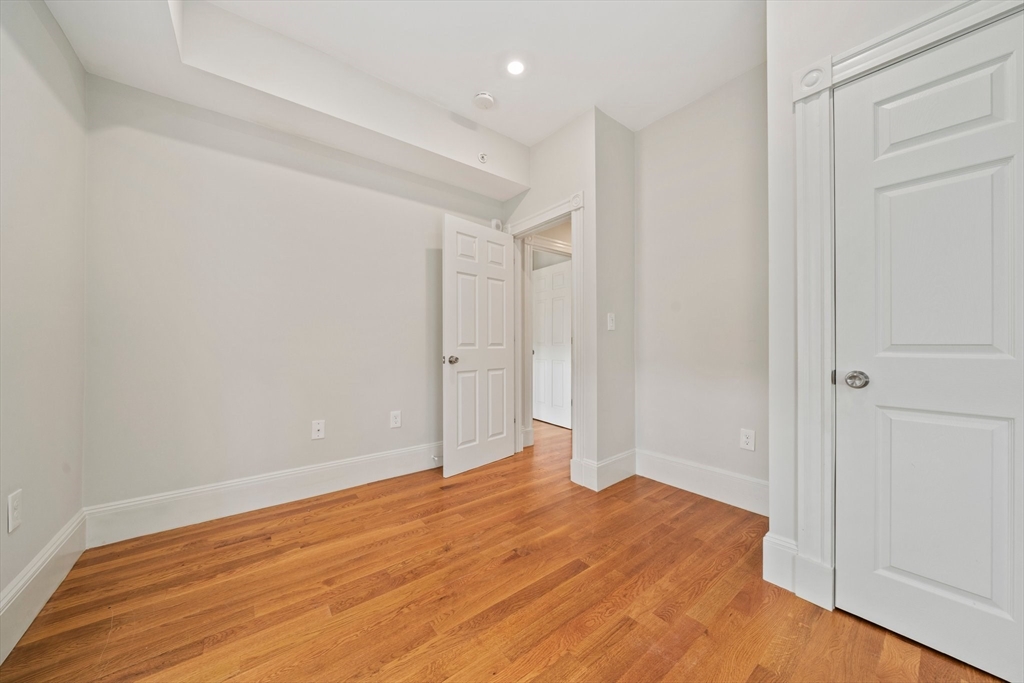 1150 Bennington St # 3