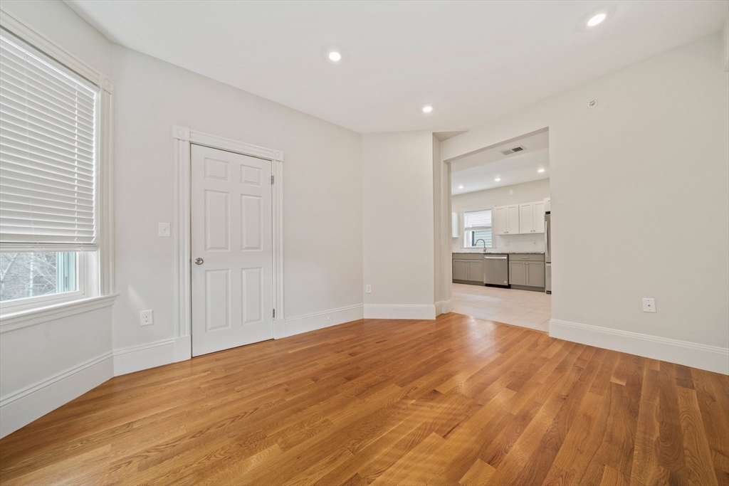 1150 Bennington St # 3