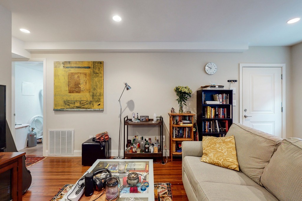 104 Prince Street # 4
