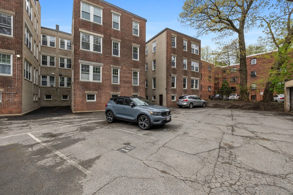 48 Marshal Street # C