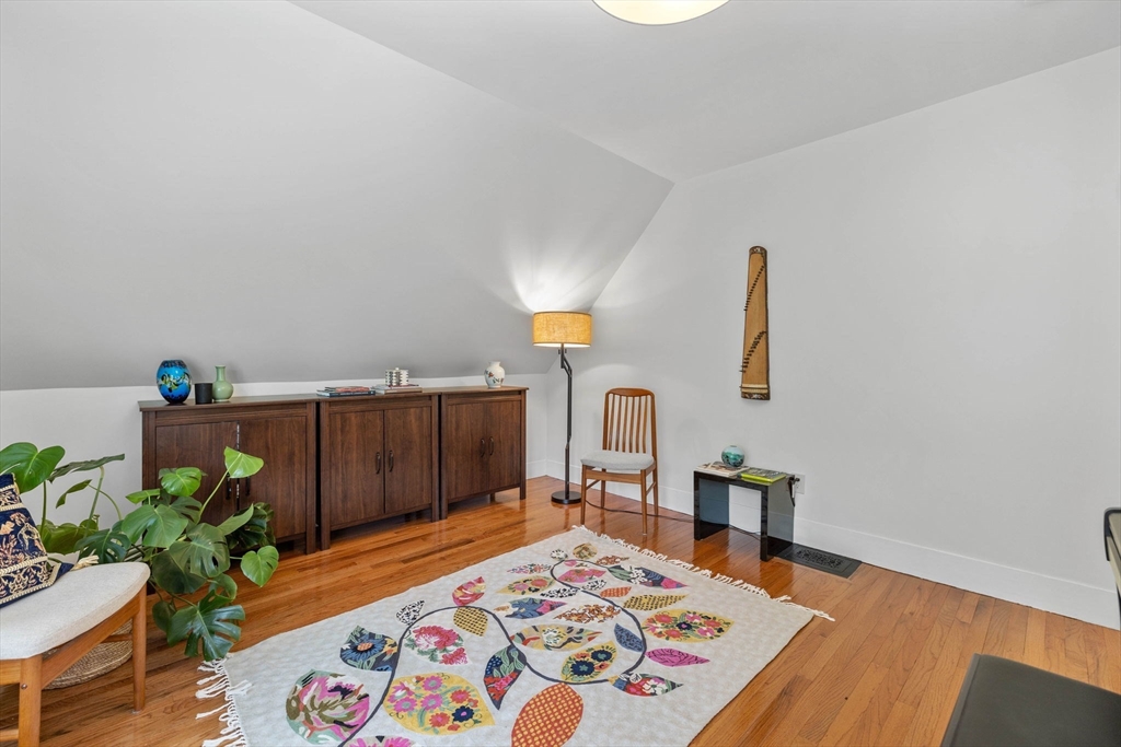 228 Langley Rd