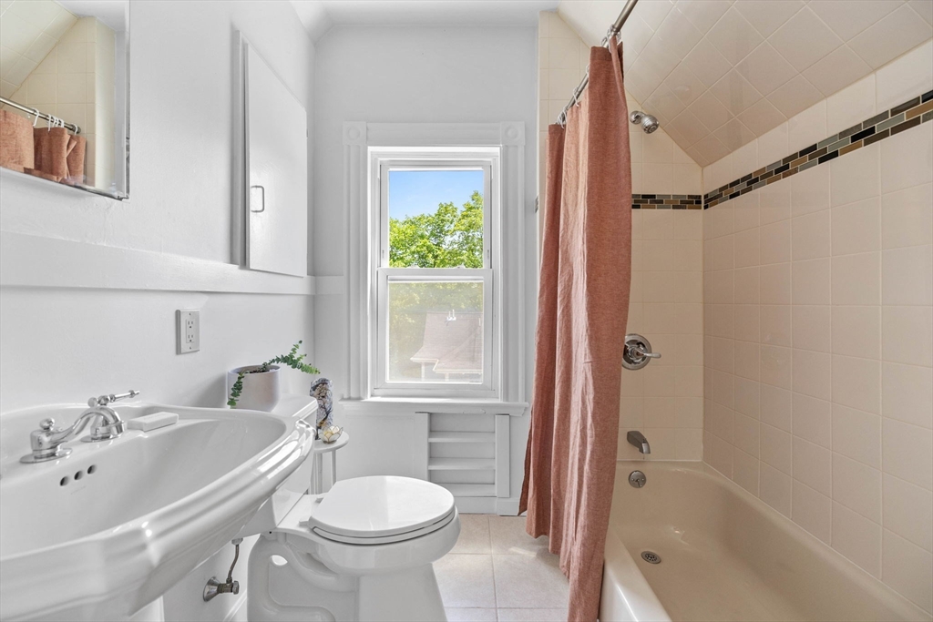 228 Langley Rd