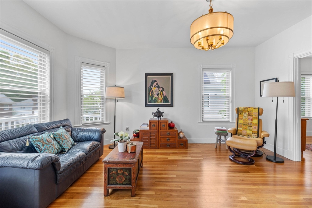 228 Langley Rd