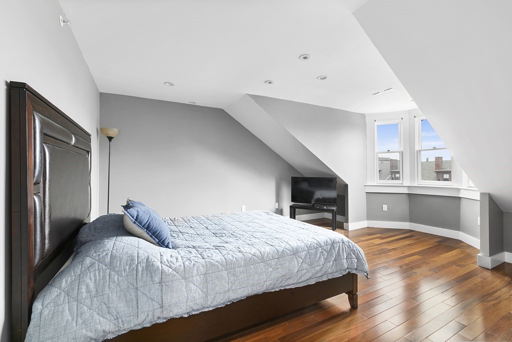 666 Massachusetts Ave # 5