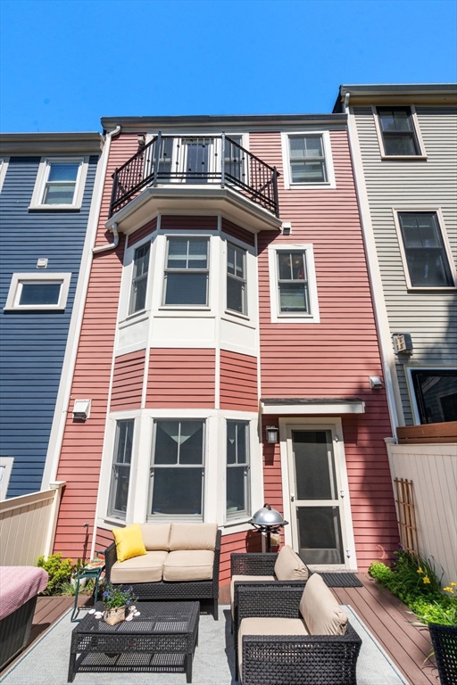 31 Mead Street