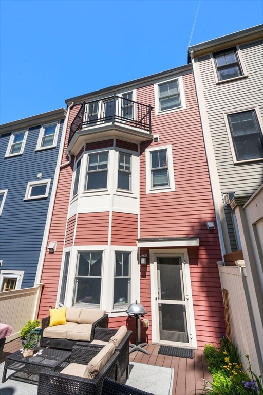 31 Mead Street