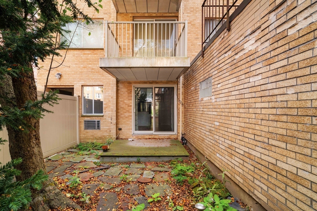123 Sewall Ave Unit: LC