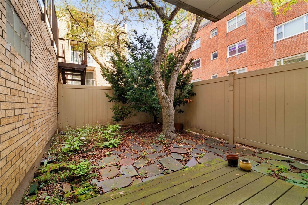 123 Sewall Ave Unit: LC