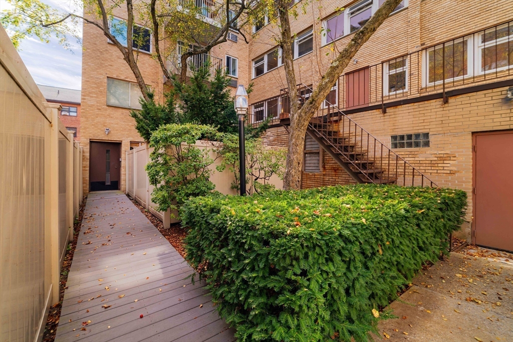 123 Sewall Ave Unit: LC