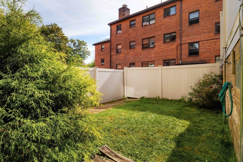 123 Sewall Ave Unit: LC