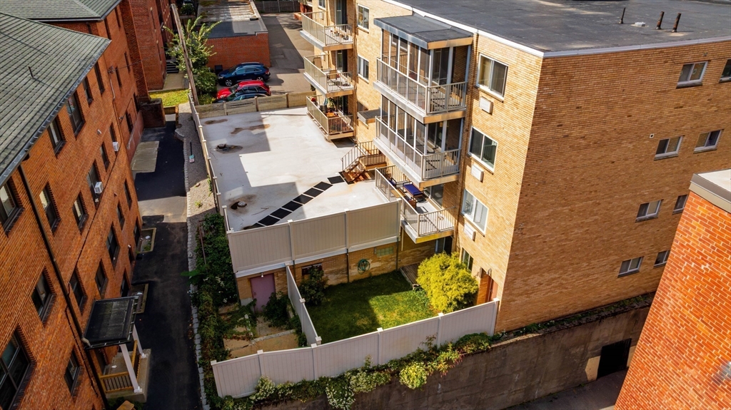 123 Sewall Ave Unit: LC