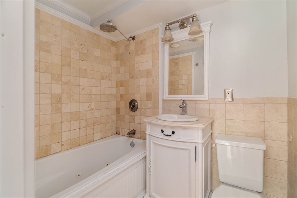 123 Sewall Ave Unit: LC
