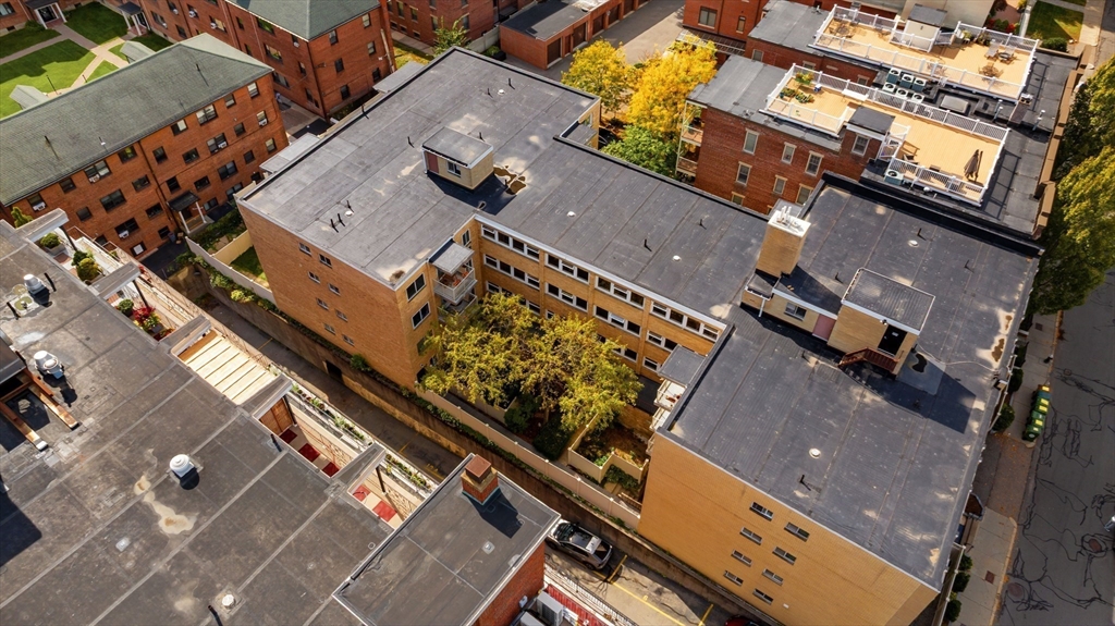 123 Sewall Ave Unit: LC