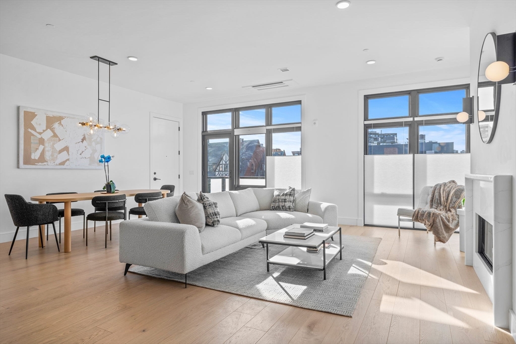 14 Green Street Unit: PH1
