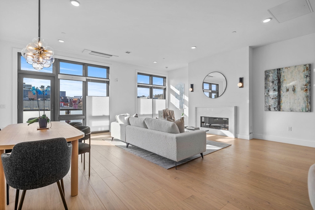 14 Green Street Unit: PH1