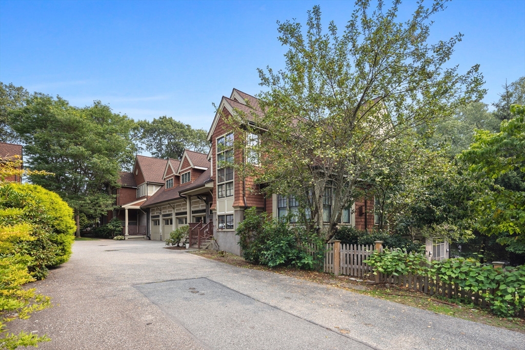 20 Hamlet Street # 1