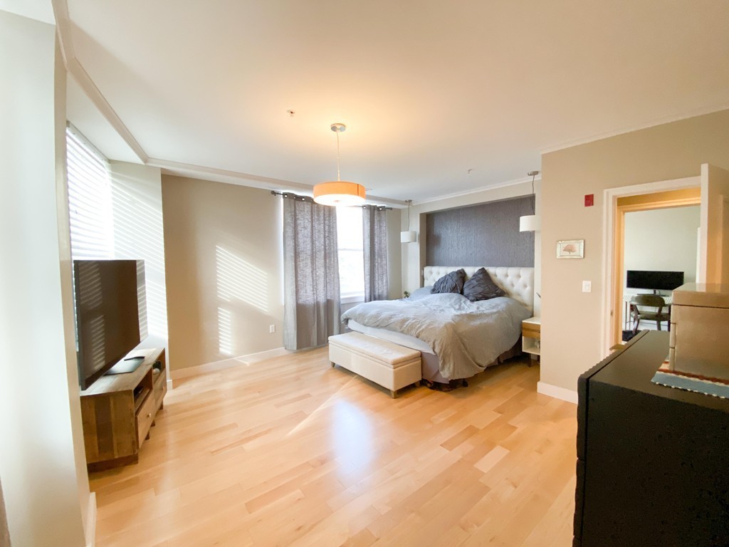 323 Boylston # 201