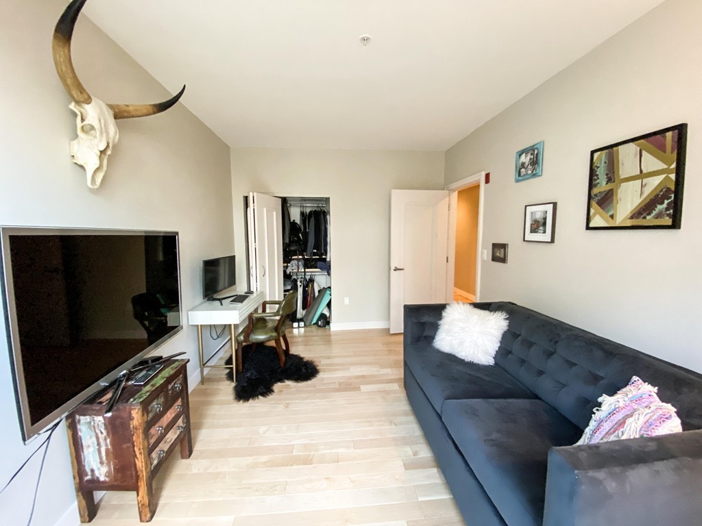 323 Boylston # 201