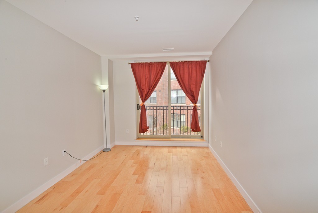 323 Boylston # 201