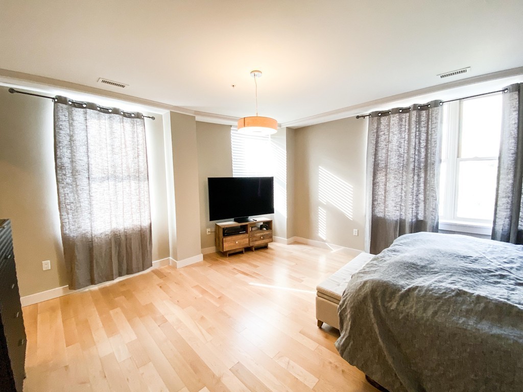 323 Boylston # 201